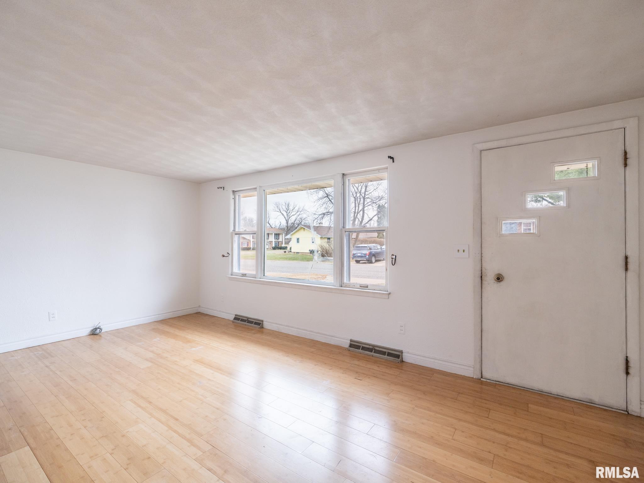 112 Caroline Street Morton, IL 61550 - Photo 5 of 51