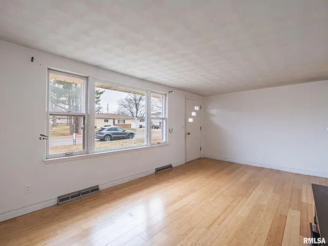 $179,900 | 112 Caroline Street, Morton, IL 61550