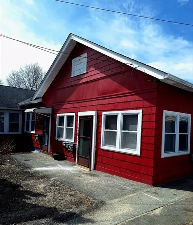 $1,900 | 1071 West Boylston Street, Unit 1, Worcester, MA 01606