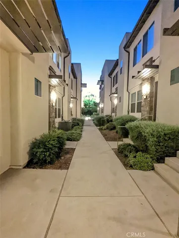 $3,970 | 19537 Astor Place, Northridge, CA 91324