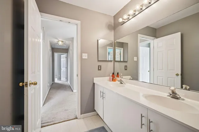 $570,000 | 4 Cheyenne Court, Burlington, NJ 08016