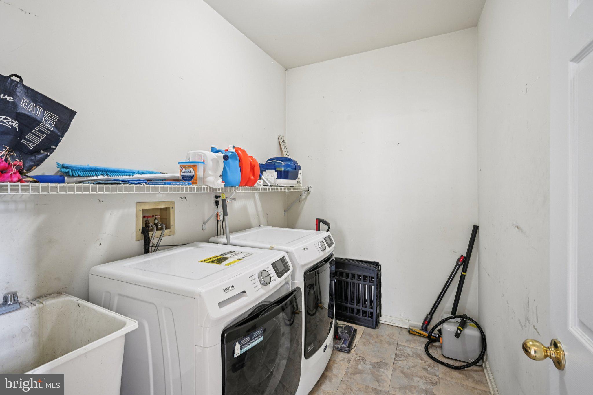 4 Cheyenne Court Burlington, NJ 08016 - Photo 30 of 34 a utility room with dryer and washer