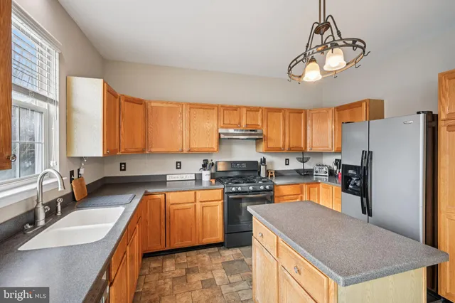 $570,000 | 4 Cheyenne Court, Burlington, NJ 08016