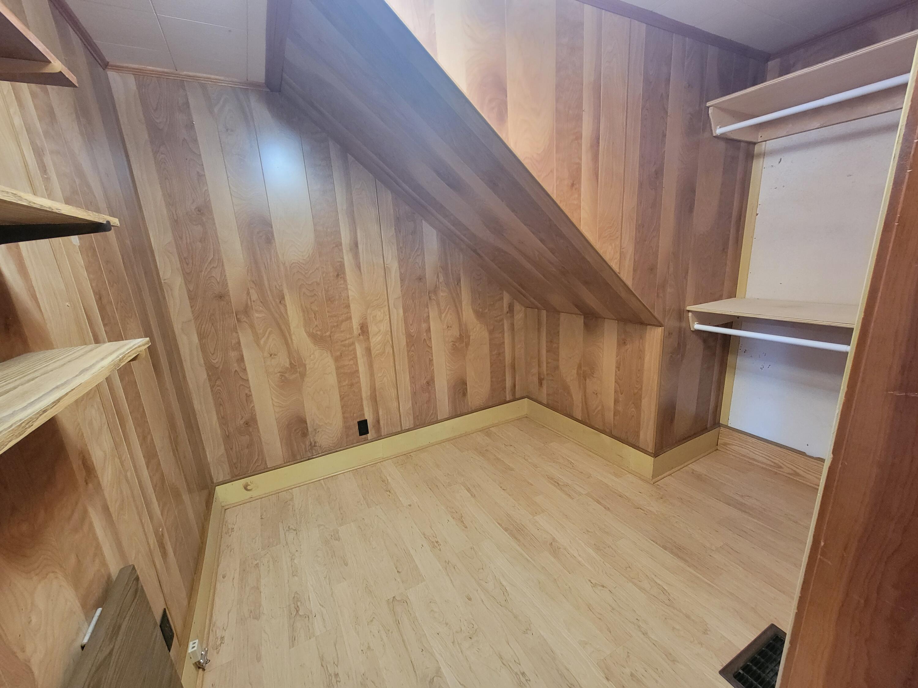 185 Elm Street Brewer, ME 04412 - Photo 9 of 26 20251209_142255