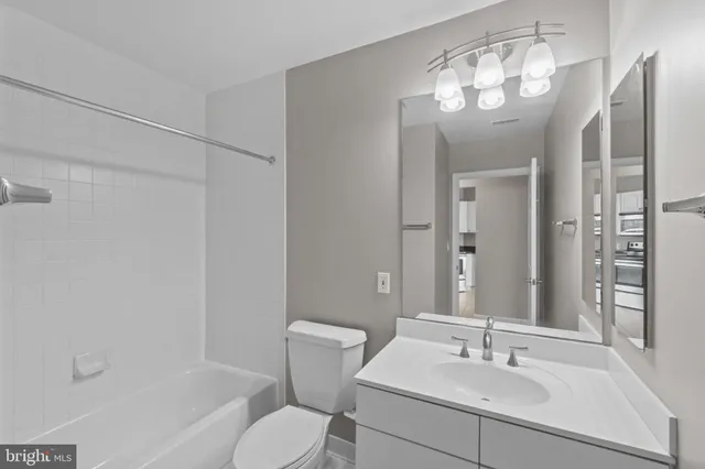 $335,000 | 100 Harborview Drive, Unit 202, Baltimore, MD 21230