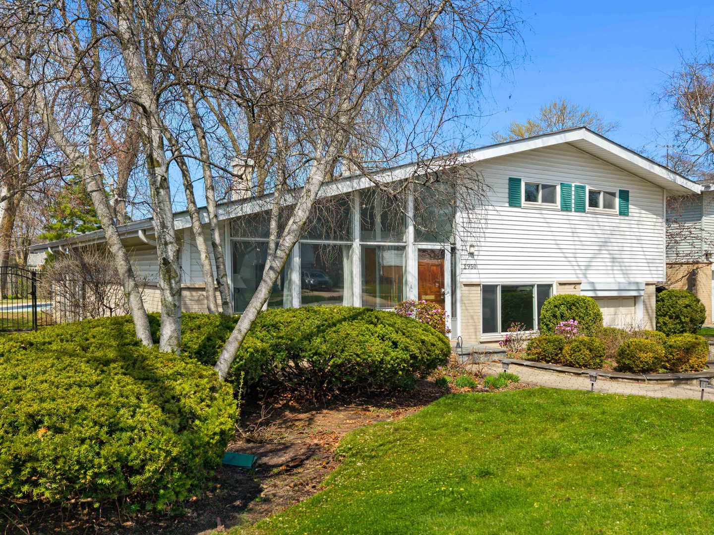 2950 Covert Road Glenview, IL 60025 - Photo 2 of 6
