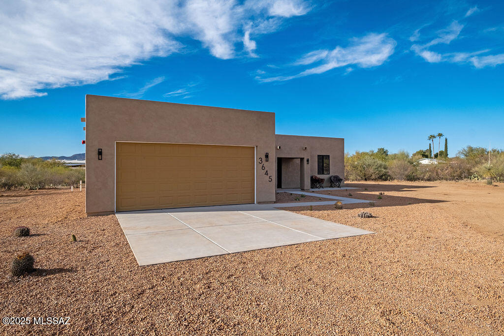 3645 East Rollins Road Tucson, AZ 85739 - Photo 2 of 36