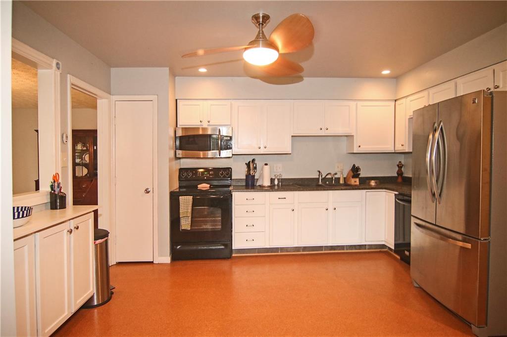 8210 Lieber Road Indianapolis, IN 46260 - Photo 7 of 24 Gallery Image 7