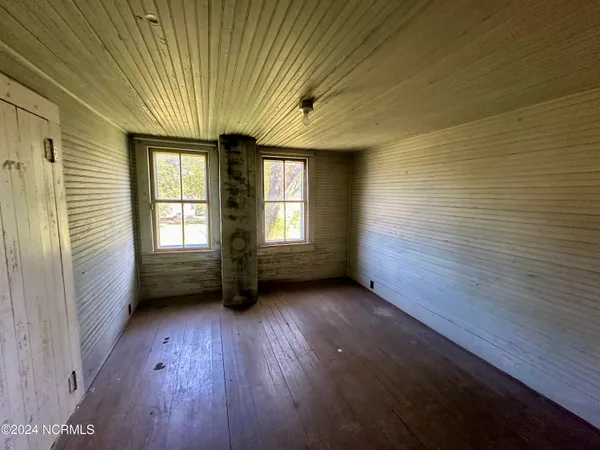 $135,000 | 114 Rhodes Avenue, Windsor, NC 27983