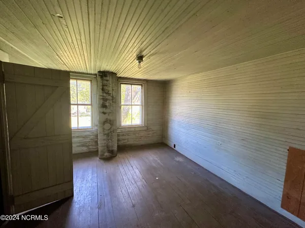 $135,000 | 114 Rhodes Avenue, Windsor, NC 27983