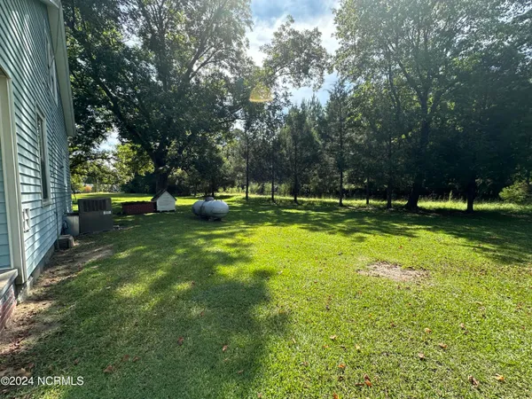 $135,000 | 114 Rhodes Avenue, Windsor, NC 27983