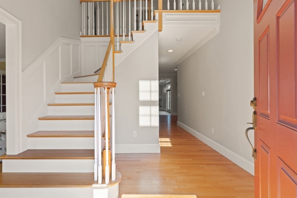 21 Smith Road Milton, MA 02186 - Photo 4 of 37