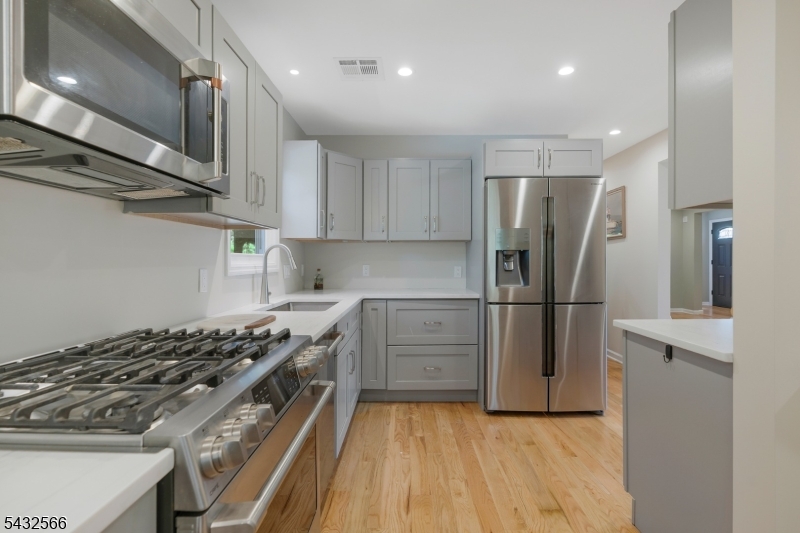 1939 Fieldstone Road Bridgewater, NJ 08836 - Photo 20 of 39