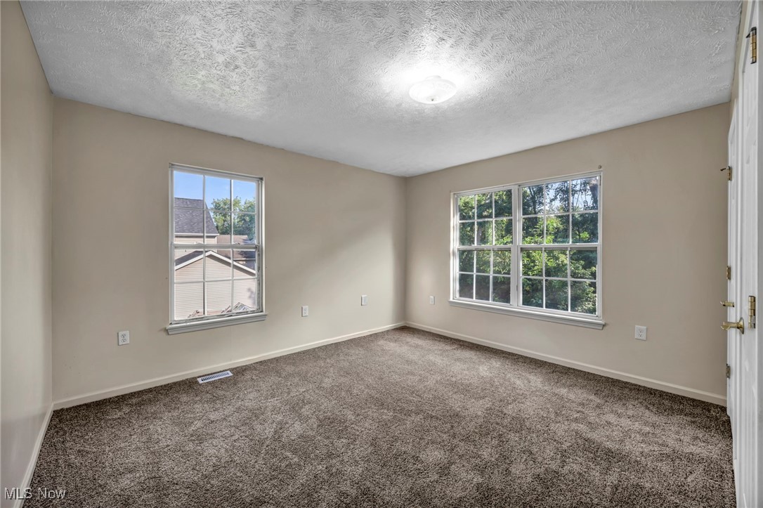 7011 Colfax Road Cleveland, OH 44104 - Photo 20 of 35