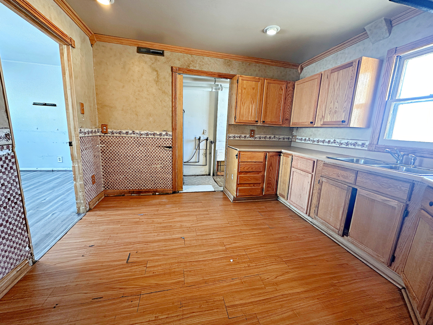 304 Columbus Road Streator, IL 61364 - Photo 8 of 23 Gallery Image 8