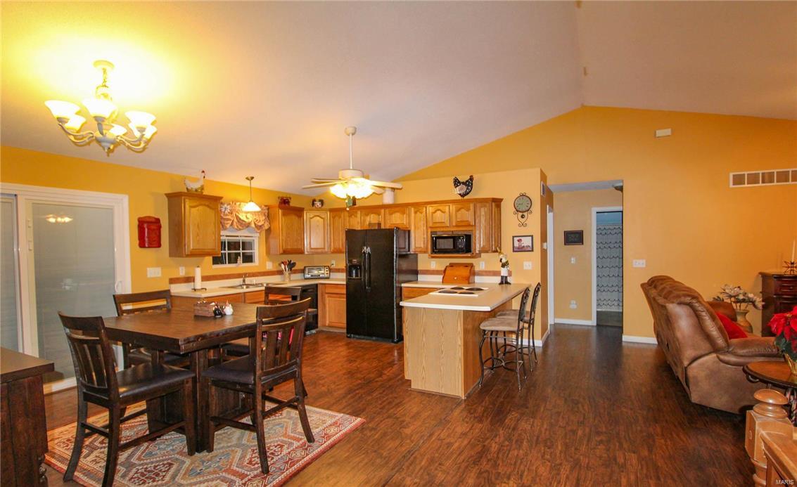 1301 Ridgefield Drive Godfrey, IL 62035 - Photo 13 of 31 Gallery Image 13