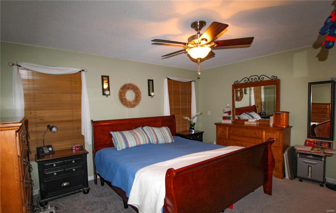 1301 Ridgefield Drive Godfrey, IL 62035 - Photo 15 of 31 Gallery Image 15