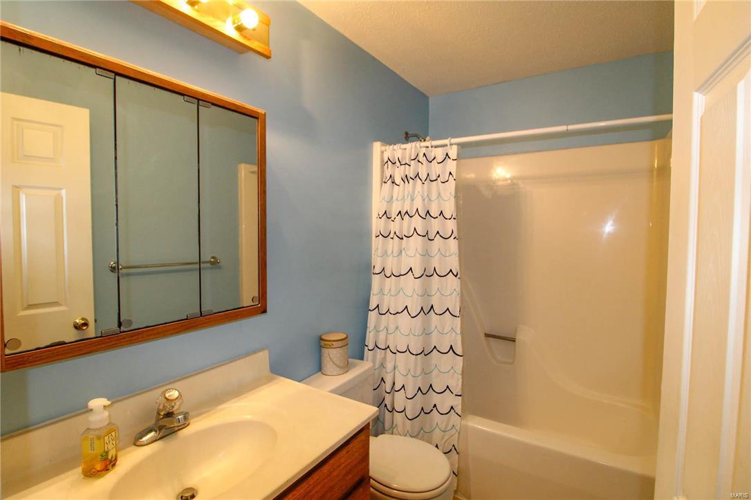 1301 Ridgefield Drive Godfrey, IL 62035 - Photo 17 of 31 Gallery Image 17