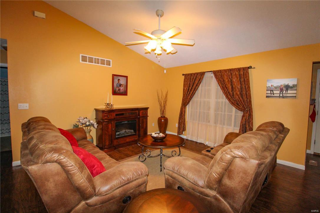 1301 Ridgefield Drive Godfrey, IL 62035 - Photo 3 of 31 Gallery Image 3