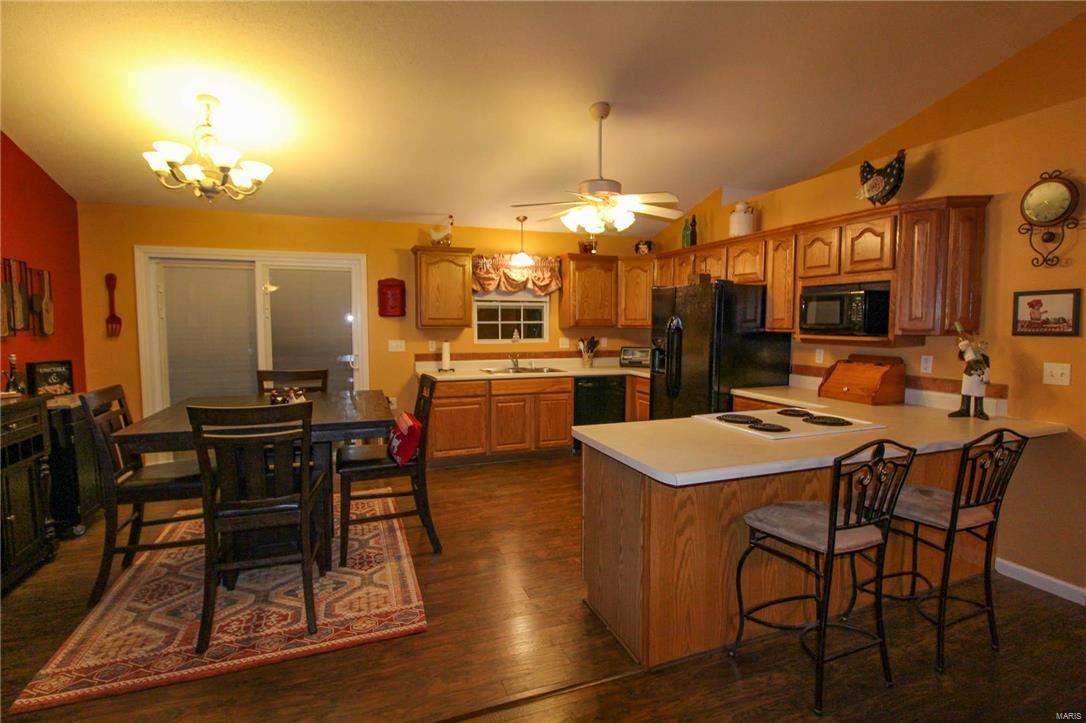 1301 Ridgefield Drive Godfrey, IL 62035 - Photo 8 of 31 Gallery Image 8