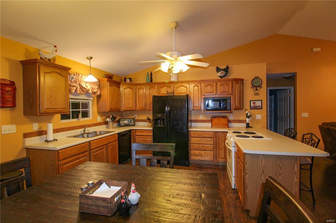 1301 Ridgefield Drive Godfrey, IL 62035 - Photo 10 of 31 Gallery Image 10