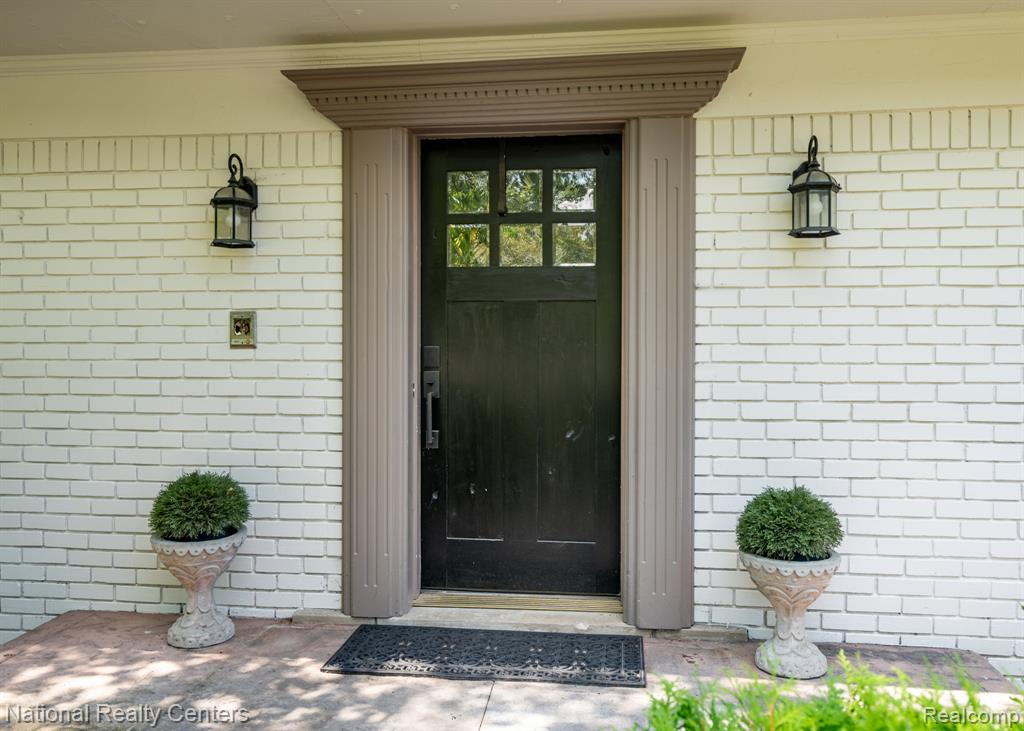 31467 Old Cannon Road Beverly Hills, MI 48025 - Photo 5 of 35