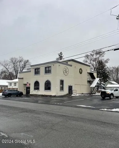 $595,000 | 1312 Central Avenue, Colonie, NY 12205