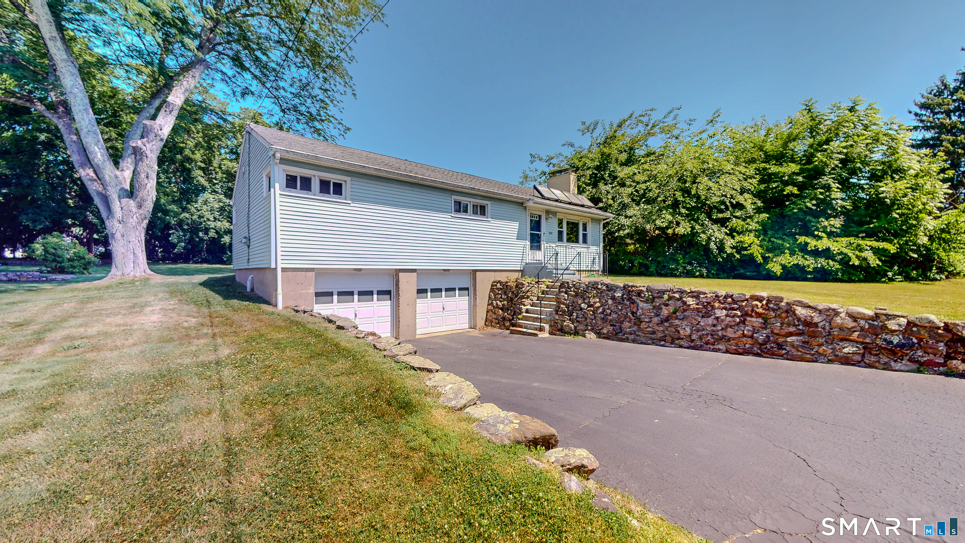 347 Edison Road Trumbull, CT 06611 - Photo 3 of 38