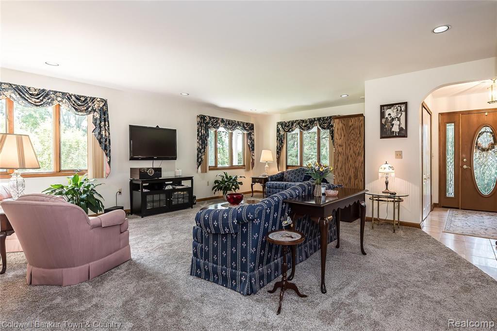 1810 North Hughes Road Howell, MI 48843 - Photo 18 of 55