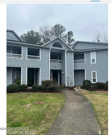 $1,300 | 112 Breezewood Drive, Unit E, Greenville, NC 27858