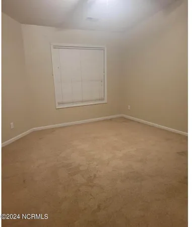 $1,300 | 112 Breezewood Drive, Unit E, Greenville, NC 27858