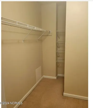 $1,300 | 112 Breezewood Drive, Unit E, Greenville, NC 27858