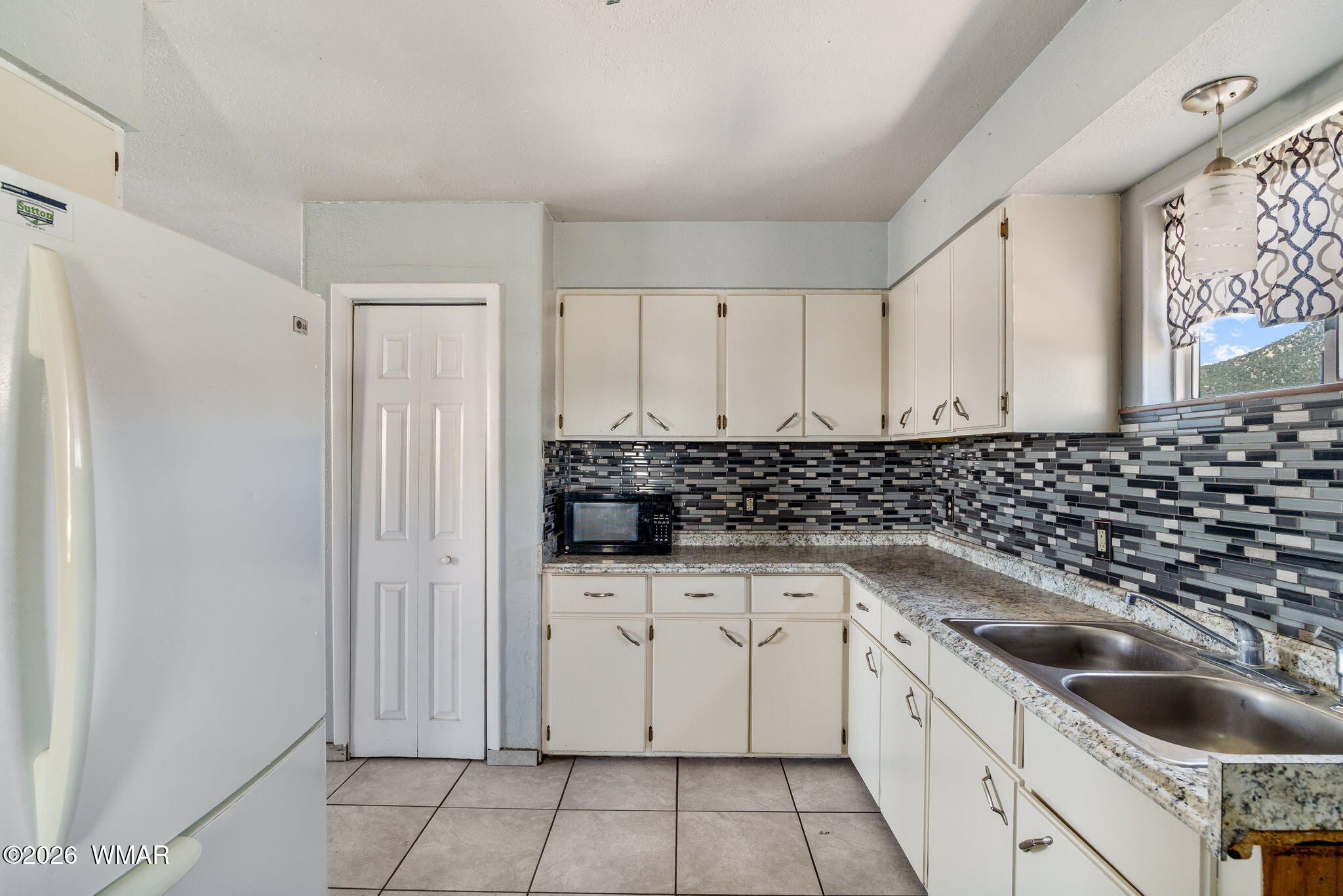 1825 East Aztec Avenue Eagar, AZ 85925 - Photo 13 of 32