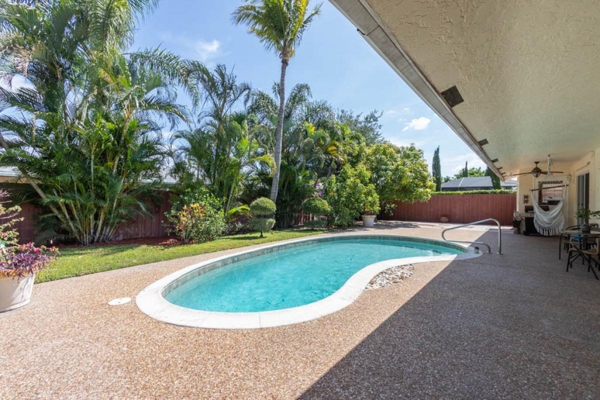 4899 Brandywine Drive Boca Raton, FL 33487 - Photo 2 of 10 2