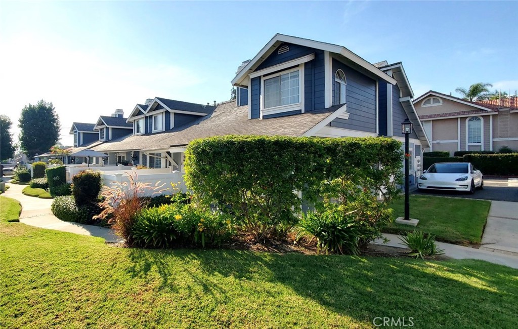 1182 North Sunflower Avenue Covina, CA 91724 - Photo 18 of 20 a house view with a garden space