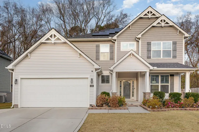 a picture of a wall with white and white walls