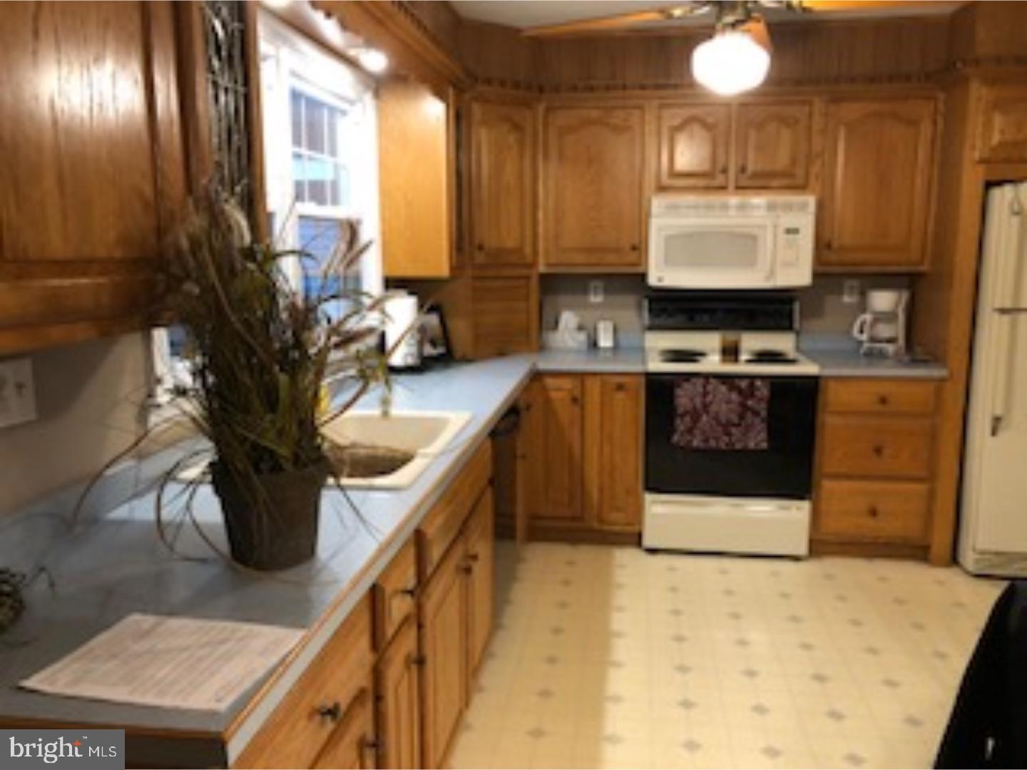 351 Club Road Bethel, PA 19507 - Photo 16 of 24 Kitchen