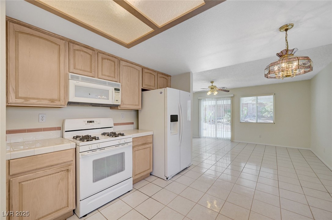 3213 Shallow Point Circle Las Vegas, NV 89117 - Photo 13 of 43