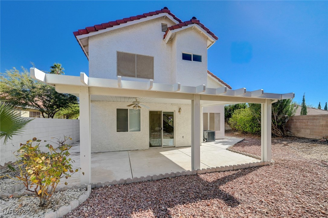 3213 Shallow Point Circle Las Vegas, NV 89117 - Photo 31 of 43 Covered patio in backyard