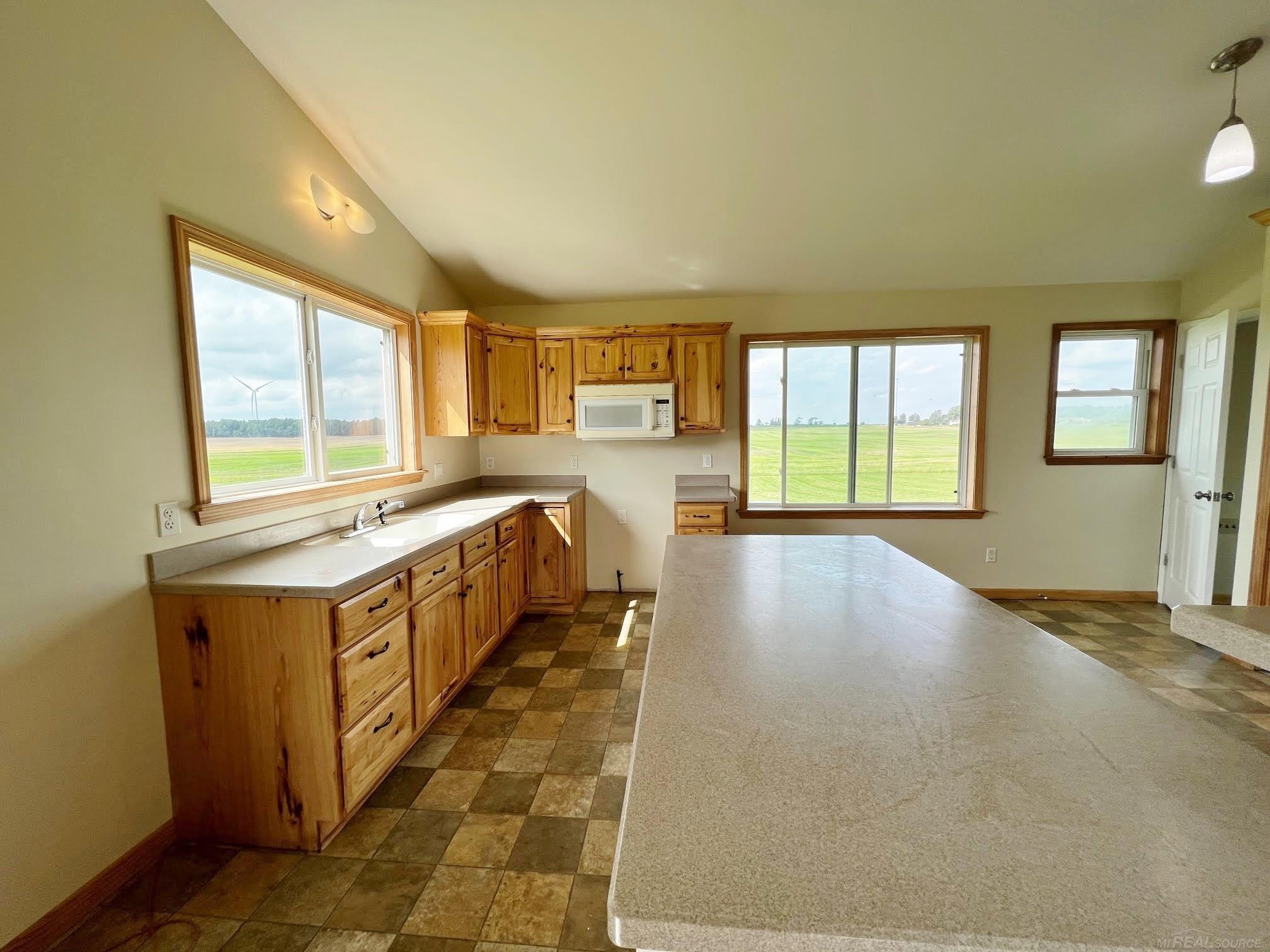 5429 North Ruth Road Deckerville, MI 48427 - Photo 3 of 17 50121343-2.JPG