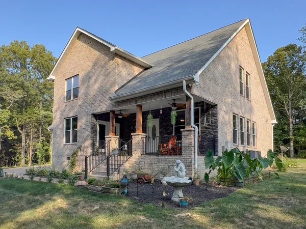 $799,999 | 2999 Dugley Branch Drive, Bon Aqua, TN 37025