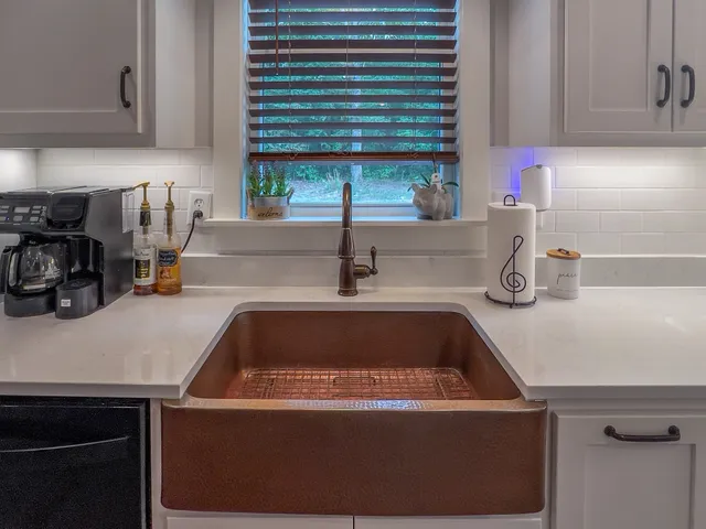 a close view of sink and tap