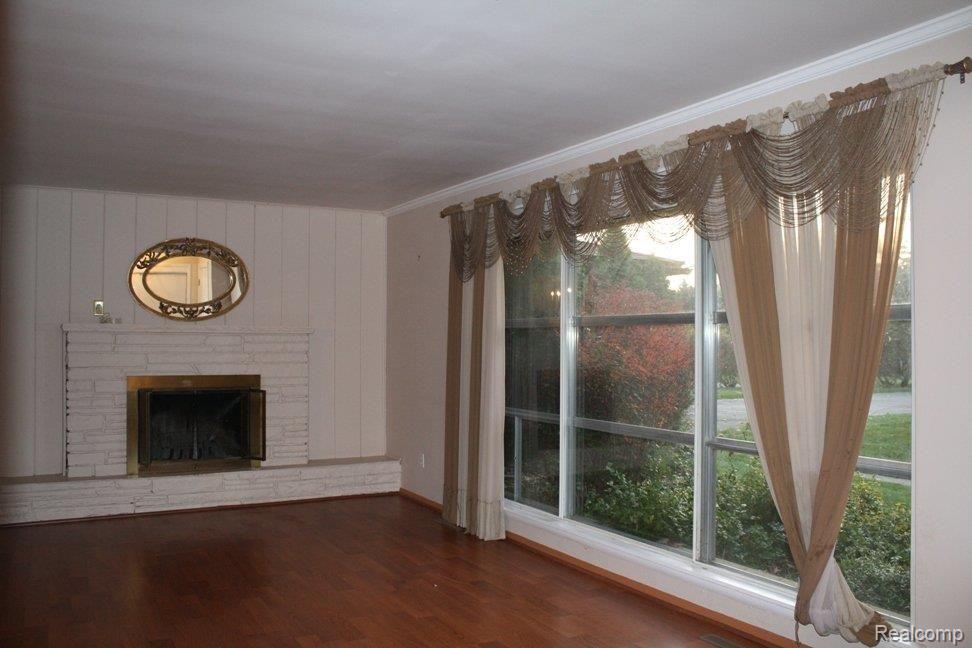 2805 Franklin Road Bloomfield Hills, MI 48302 - Photo 2 of 9 franklin rd liv rm.JPG