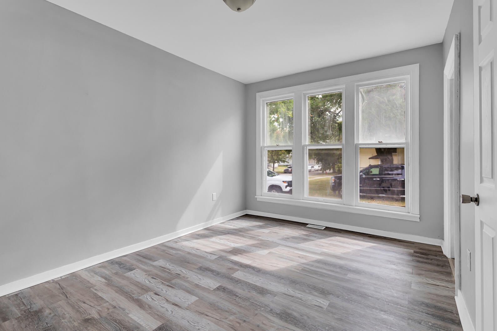 504 2nd Street Jackson, MI 49203 - Photo 7 of 38 0N0A1880