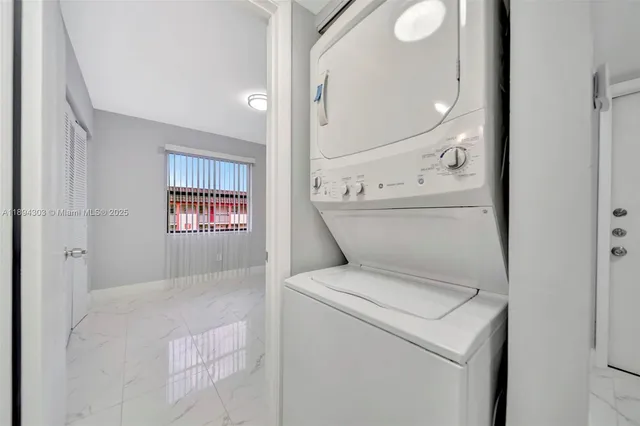 $225,000 | 871 Northeast 207th Terrace, Unit 4202, Miami, FL 33179