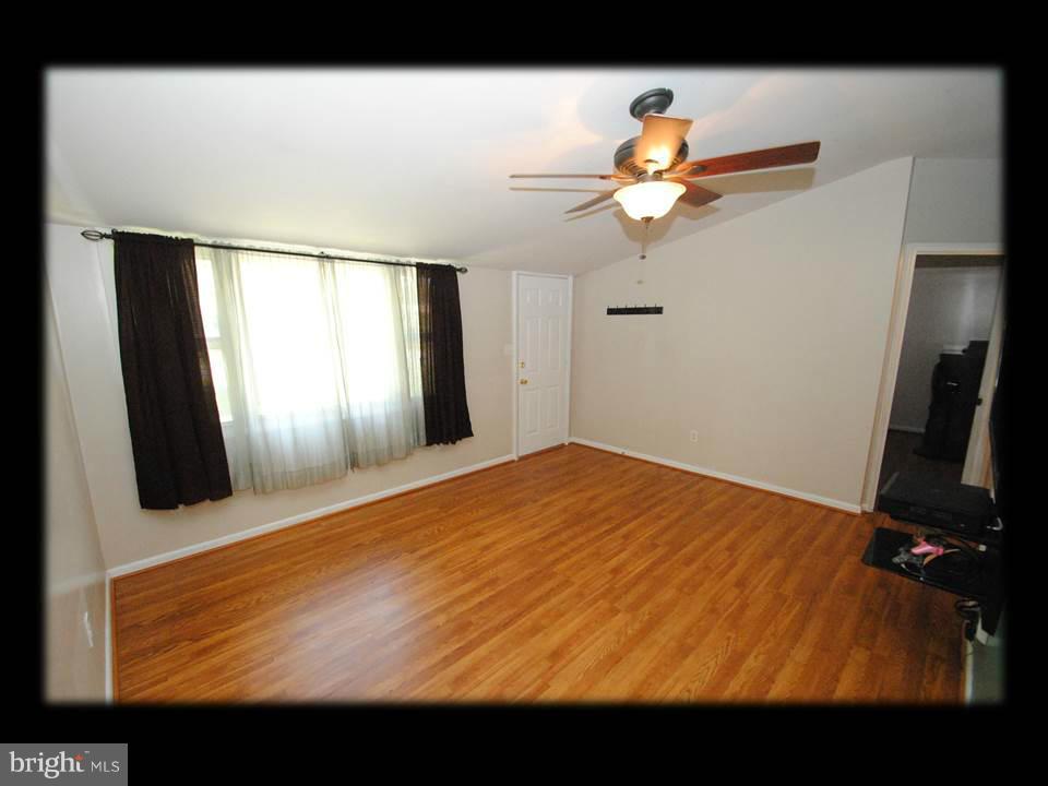 3909 Walters Road Edgewood, MD 21040 - Photo 7 of 26 LIVING ROOM