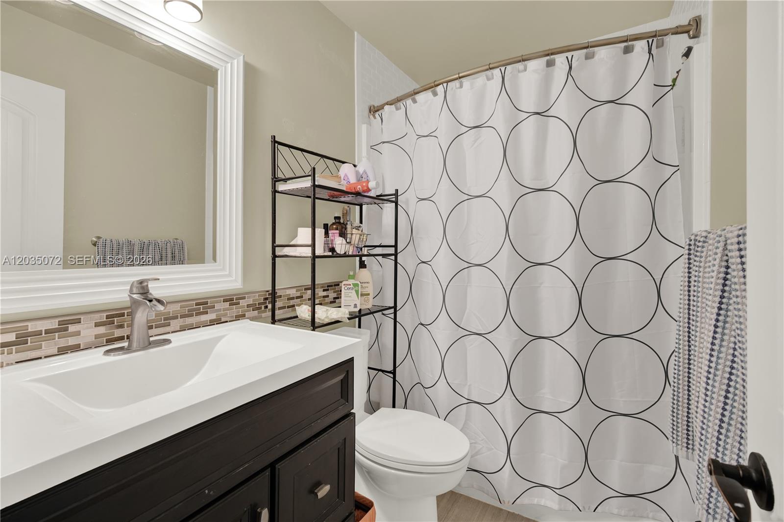 10044 Southwest 137th Place Miami, FL 33186 - Photo 15 of 38