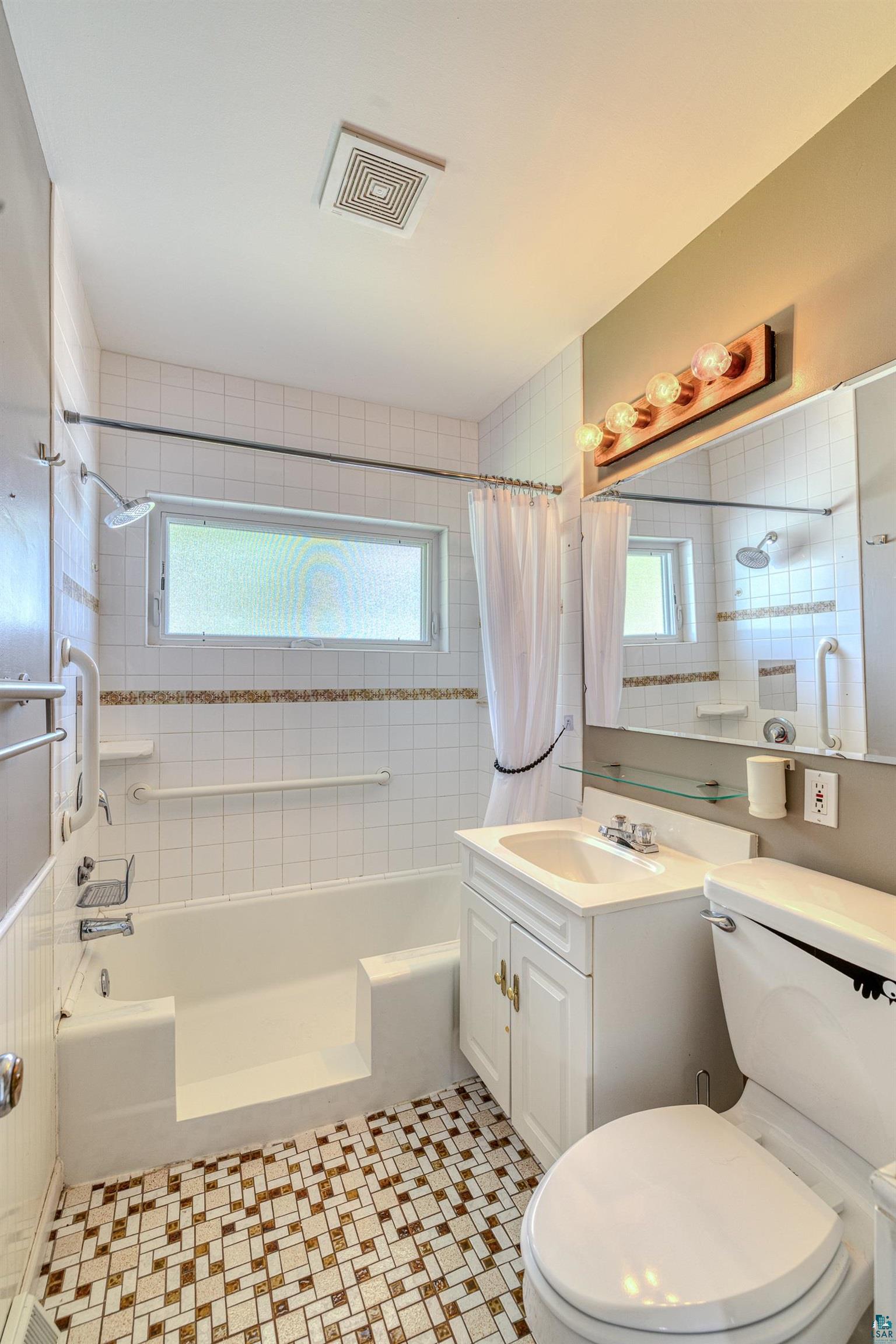 2113 Hutchinson Road Duluth, MN 55811 - Photo 12 of 21