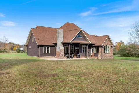 $834,900 | 472 Parker Road, Portland, TN 37148