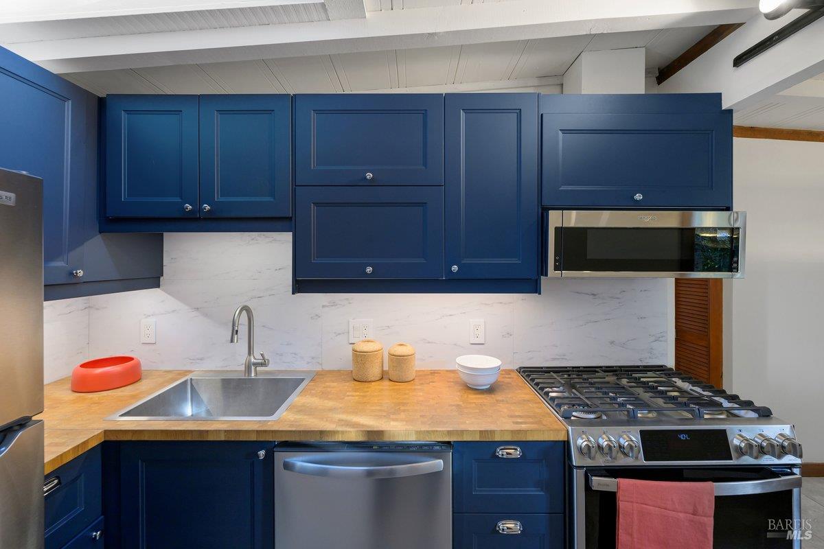 12 Alturas Way Mill Valley, CA 94941 - Photo 15 of 53